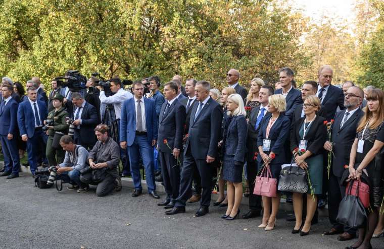 spomenik slovenskim zrtvam moskva cerar pocivalsek sta