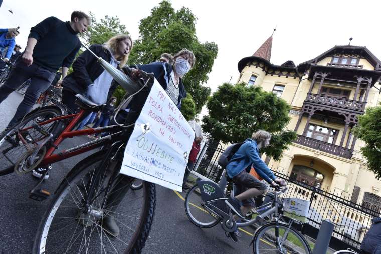 protest vlada kolesarji bobo18