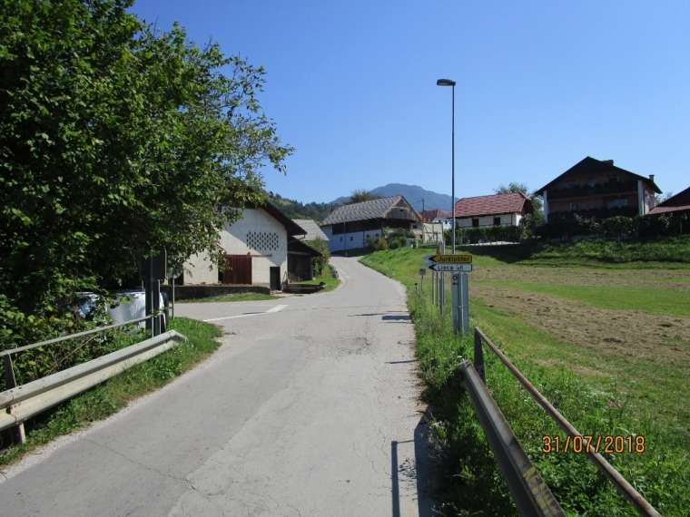 Križišče cest Radeče–Breg, Breg–Sevnica–Brestanica in Breg–Jurklošter
