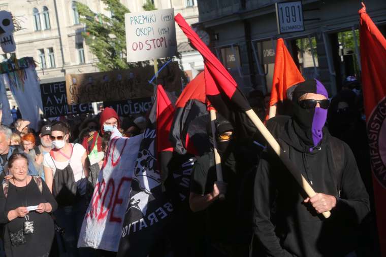 protest vlada ljubljana pl17