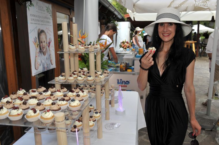 Glavno vlogo so igrali klobuki in klobučki.