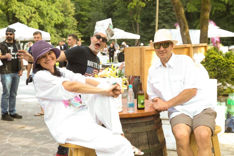 Glavno vlogo so igrali klobuki in klobučki.