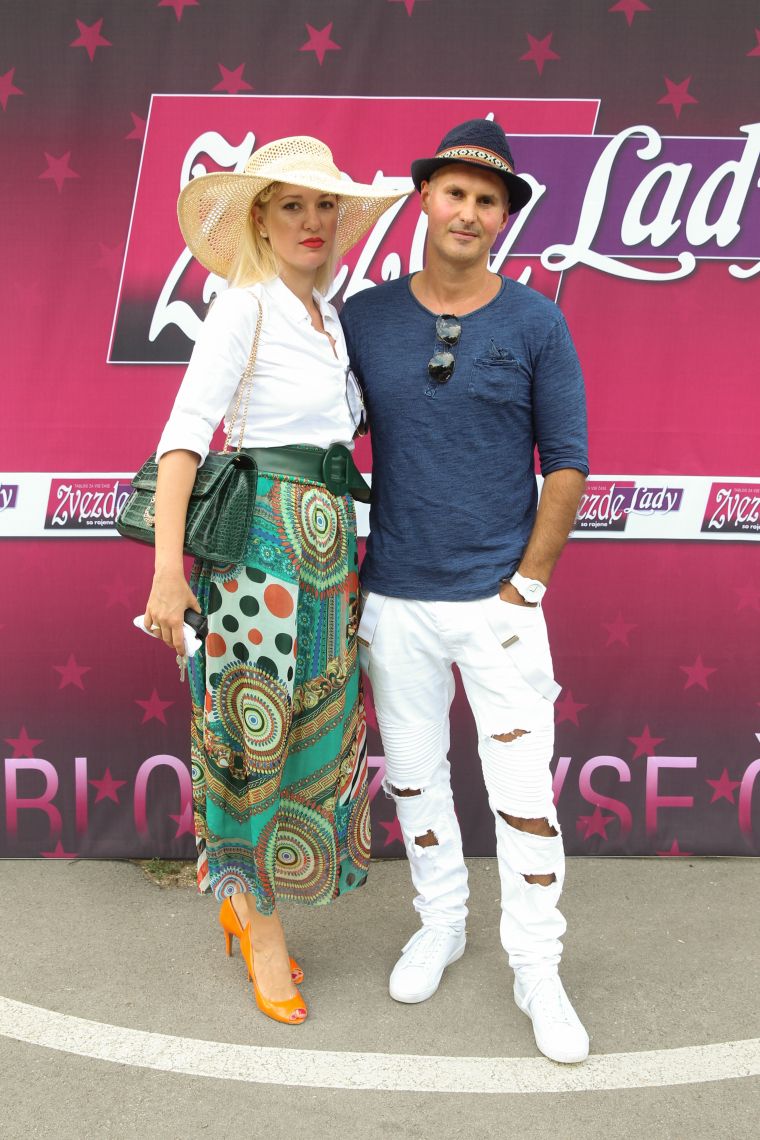 Glavno vlogo so igrali klobuki in klobučki.