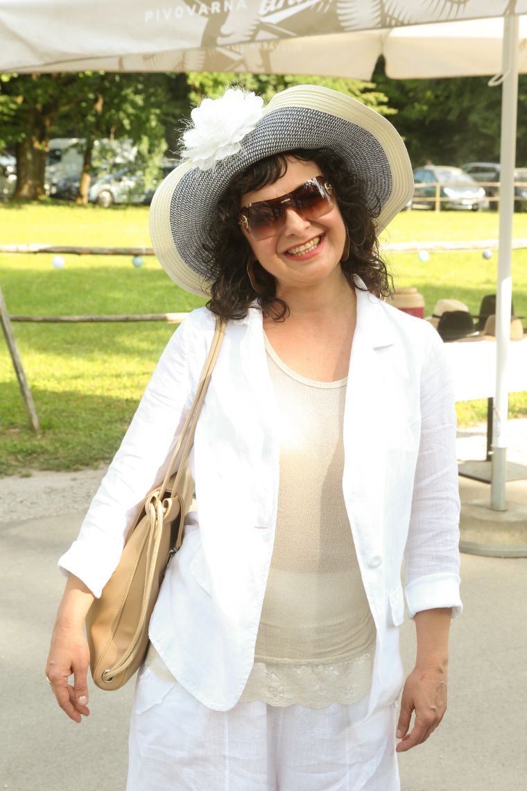 Glavno vlogo so igrali klobuki in klobučki.