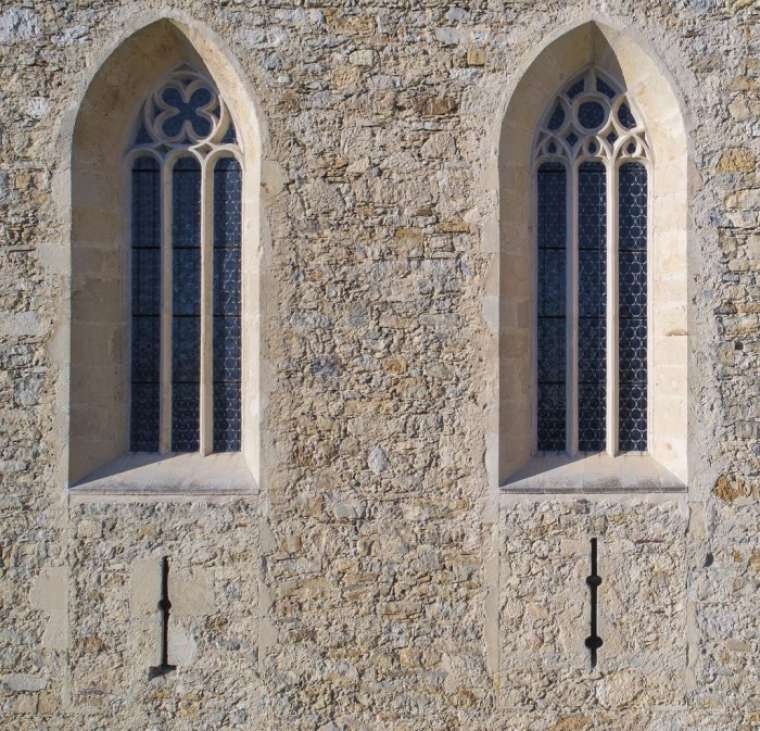Gotska okna cerkve sv
