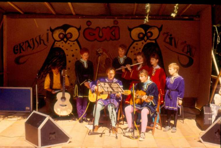 Nastop trubadurjev na Živ žavu 1995