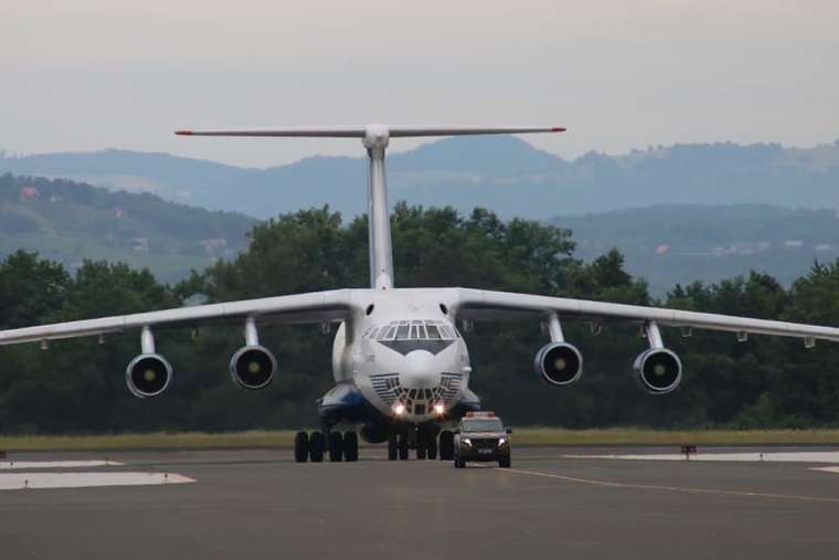 strateško-transportno-letalo-silkway-airlines