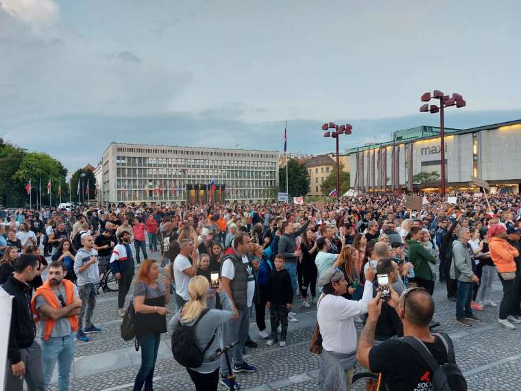 protest trg republike dz 29.09.2021 pl