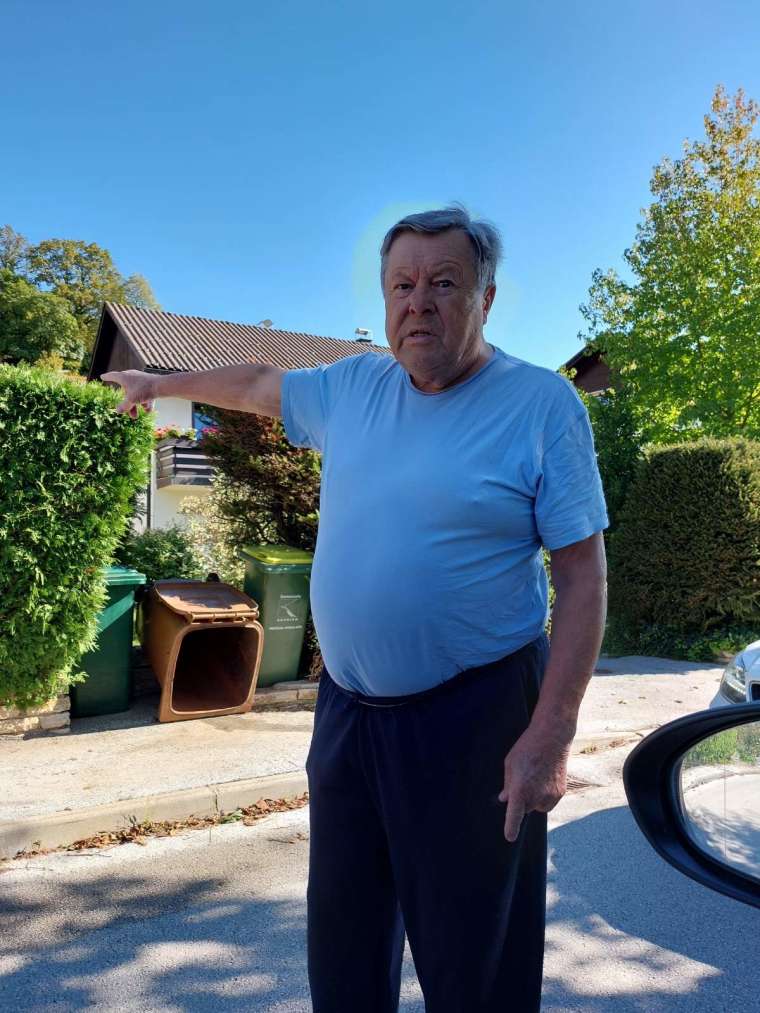 Tast Donalda Trumpa Viktor Knavs Reporterjevemu fotografu v Sevnici