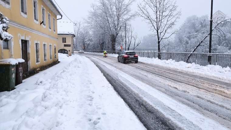 sneženje, sneg, cesta, promet