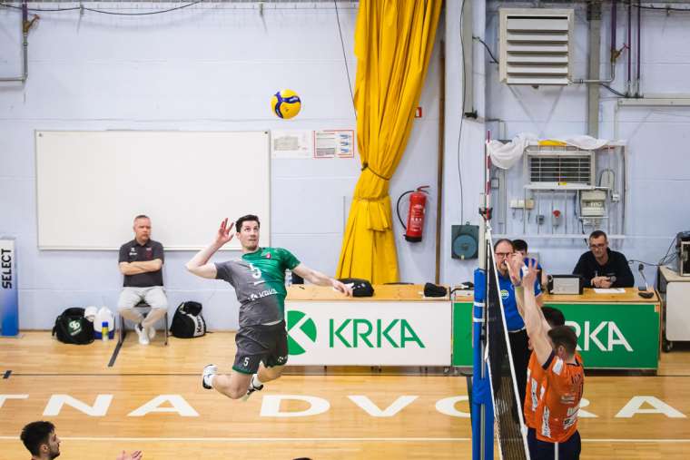 mok-krka, ach-volley