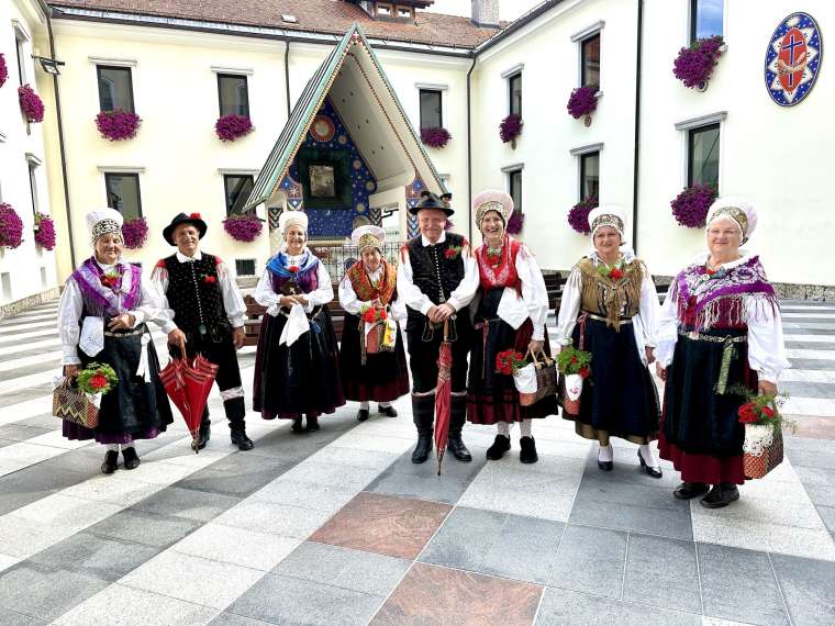 brezje praznik tonin grims rebersek