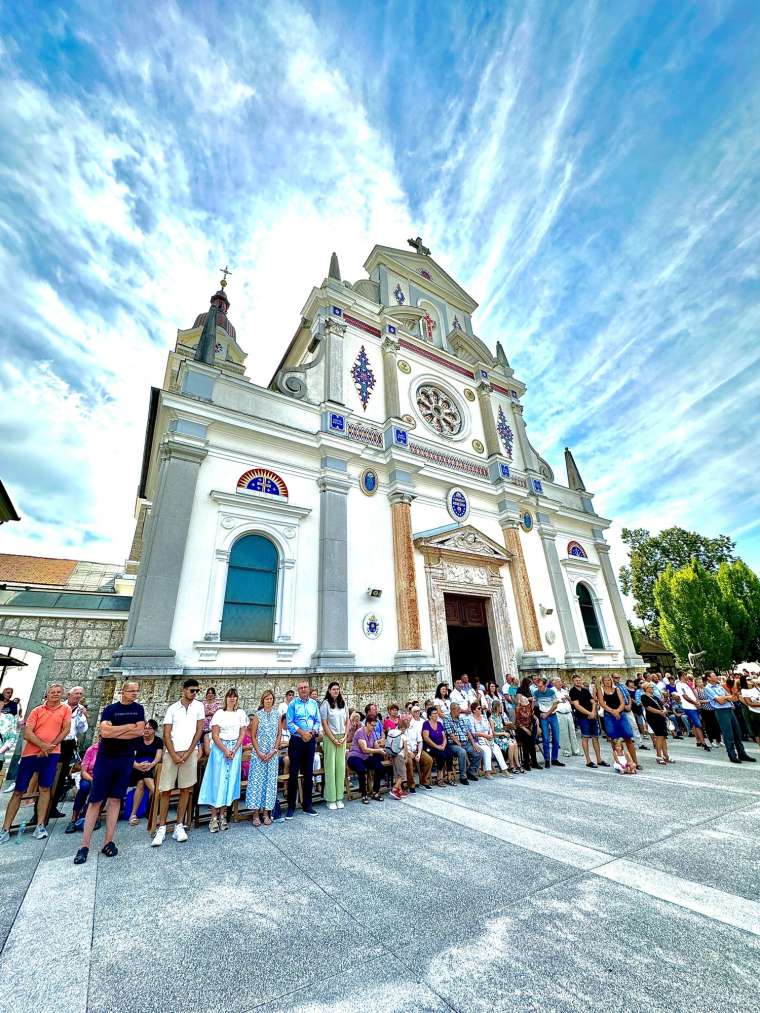 brezje praznik tonin grims rebersek