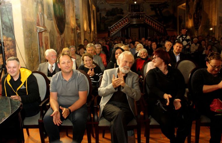 Odmevni koncert vokalne skupine Solzice