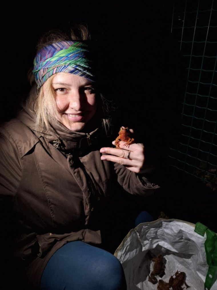 Anja Pavlin rada pomaga