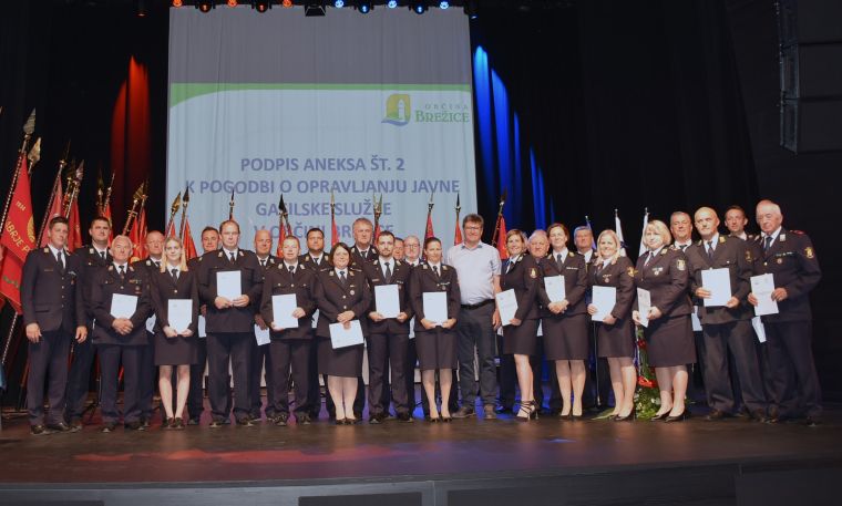 Foto 2 Predstavniki prostovoljnih gasilskih društev v občini Brežice
