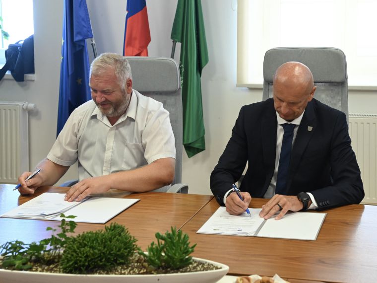 podpis-pogodbe-za-projekt-park-urbanih-sportov-sportno-rekreacijski-center