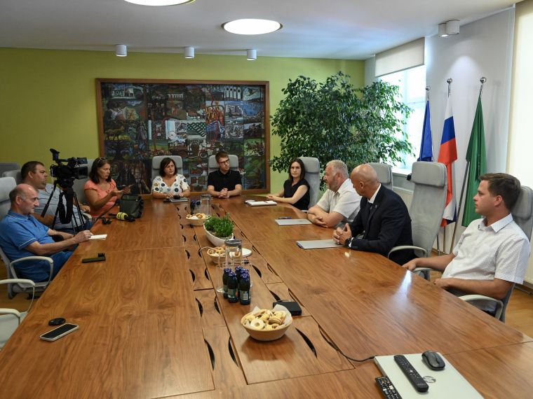 podpis-pogodbe-za-projekt-park-urbanih-sportov-sportno-rekreacijski-center