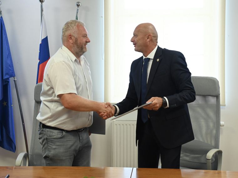 podpis-pogodbe-za-projekt-park-urbanih-sportov-sportno-rekreacijski-center