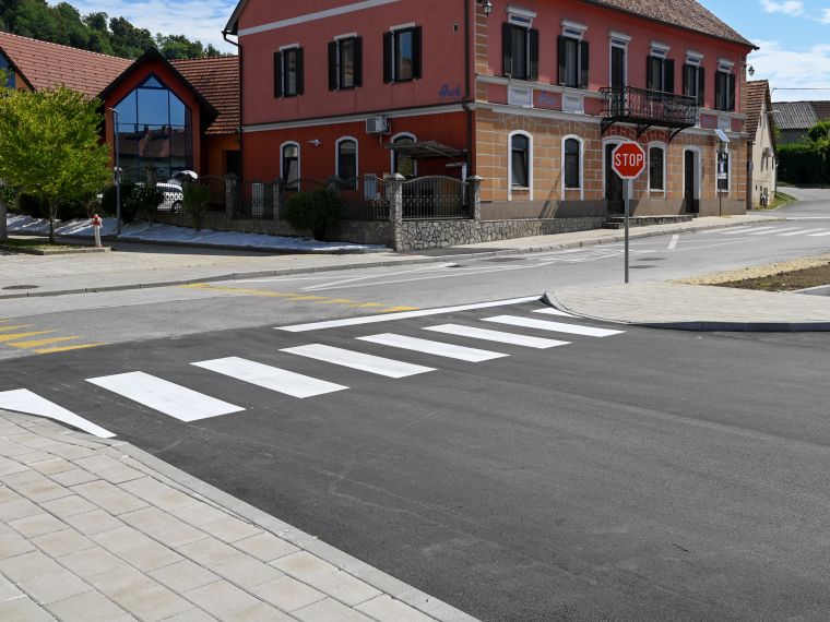 raka, parkirisce