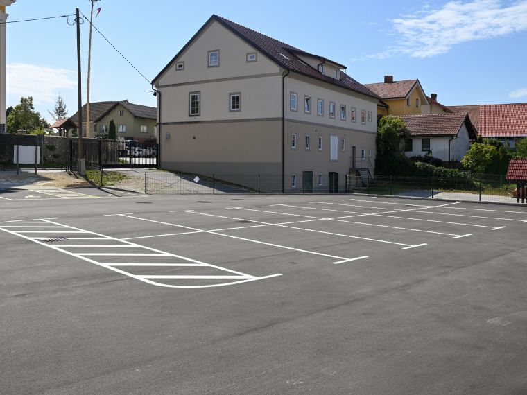 raka, parkirisce