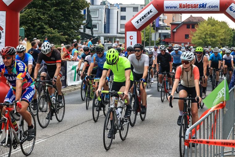21-kolesarski-maraton-po-dezeli-cvicka