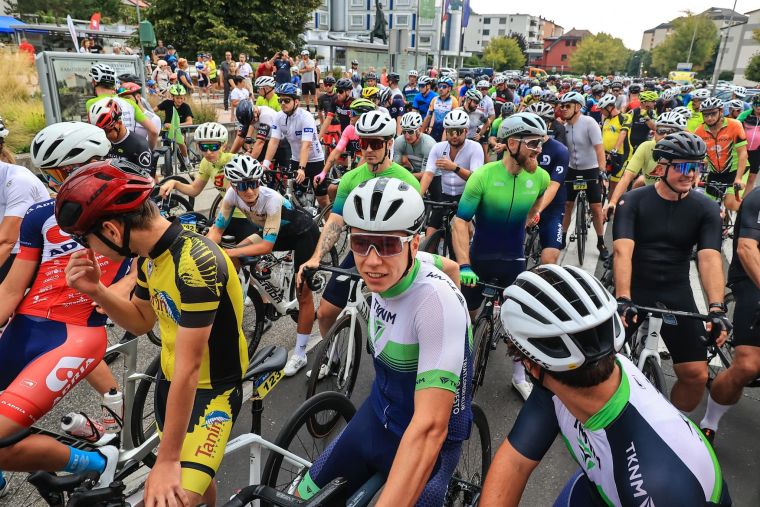 21-kolesarski-maraton-po-dezeli-cvicka