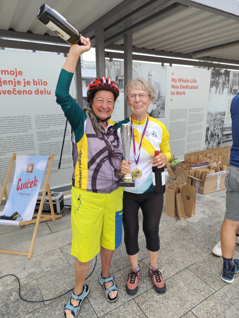 21-kolesarski-maraton-po-dezeli-cvicka