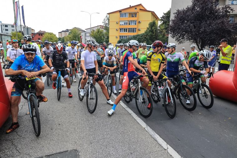 21-kolesarski-maraton-po-dezeli-cvicka