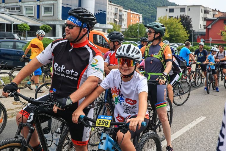 21-kolesarski-maraton-po-dezeli-cvicka