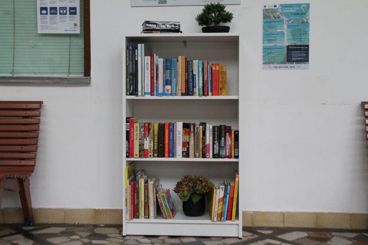 tudi-v-trebnjem-postavili-knjigobeznico