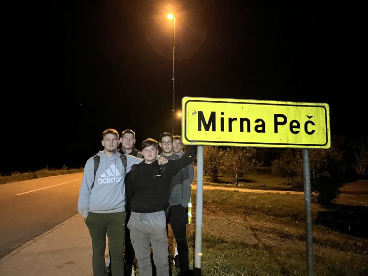 dijaki-strojne-sole-novo-mesto-pes-v-solo
