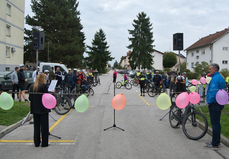 kolo-je-bicikl-kolesarjenje-brez-meja