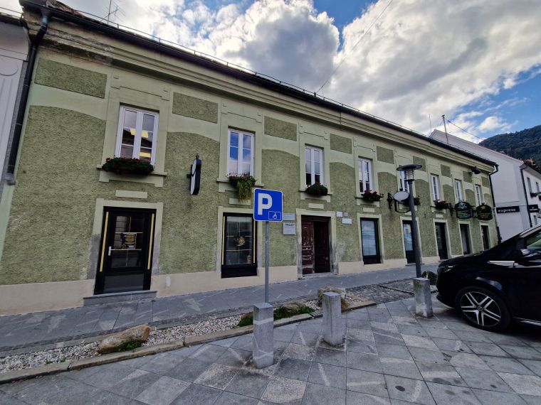 po-poteh-alme-karlin-in-ivana-minattija