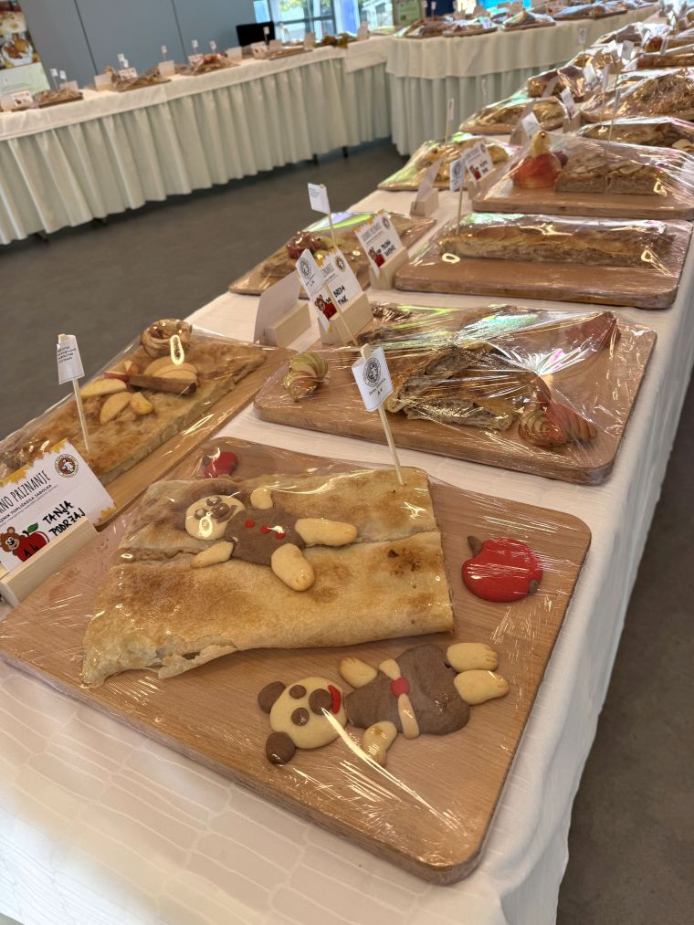 24-praznik-topliskega-jabolka