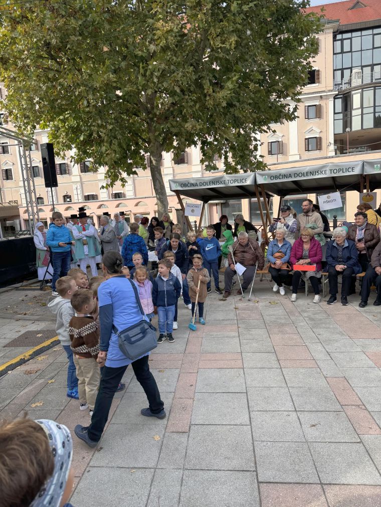 24-praznik-topliskega-jabolka