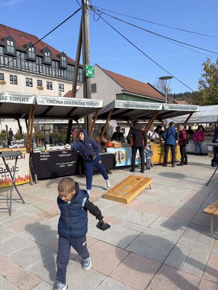 24-praznik-topliskega-jabolka