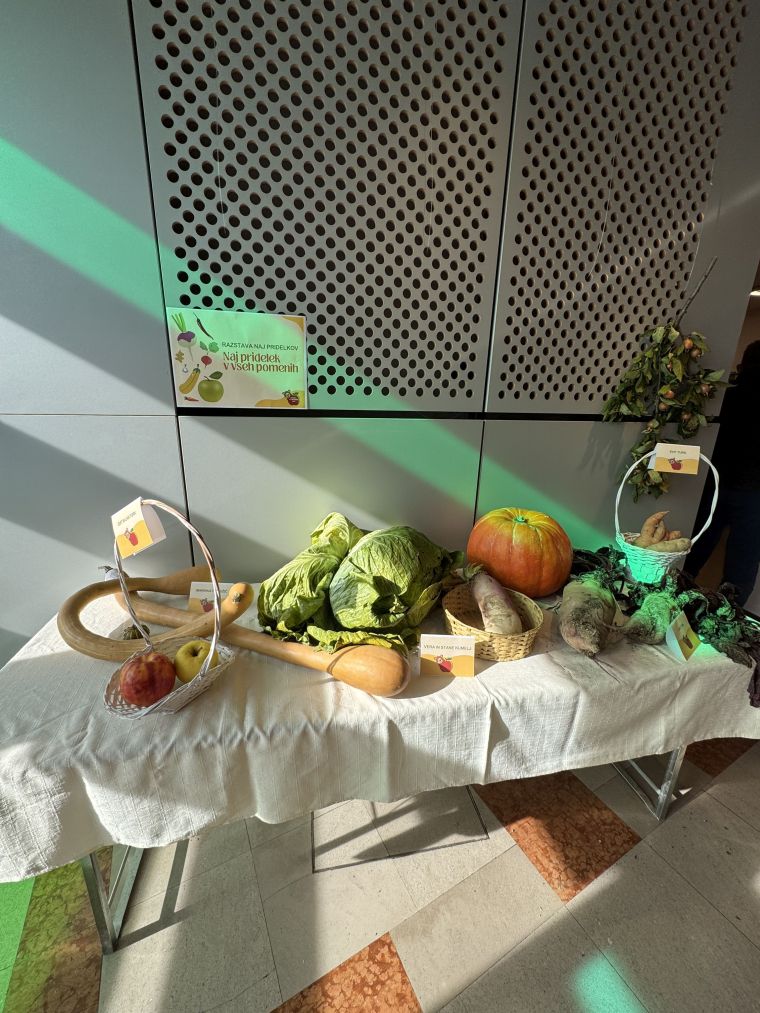 24-praznik-topliskega-jabolka