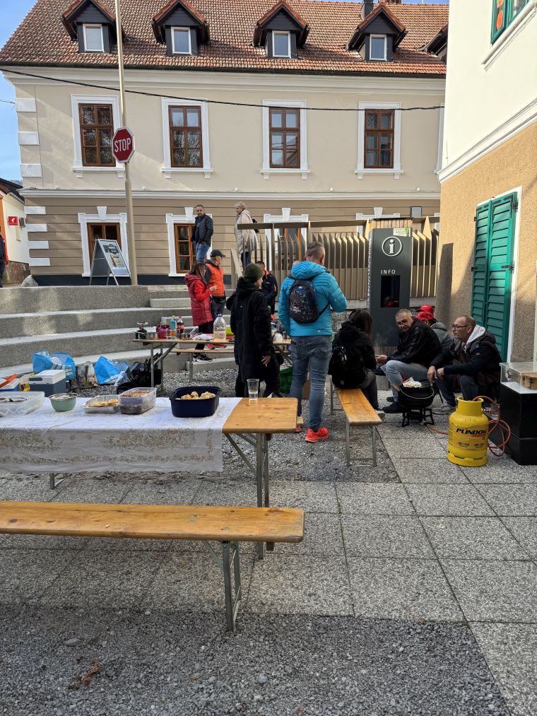 24-praznik-topliskega-jabolka