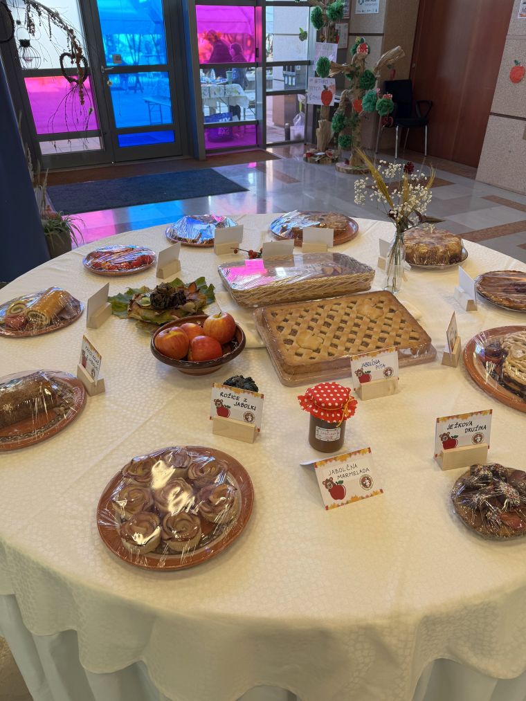 24-praznik-topliskega-jabolka