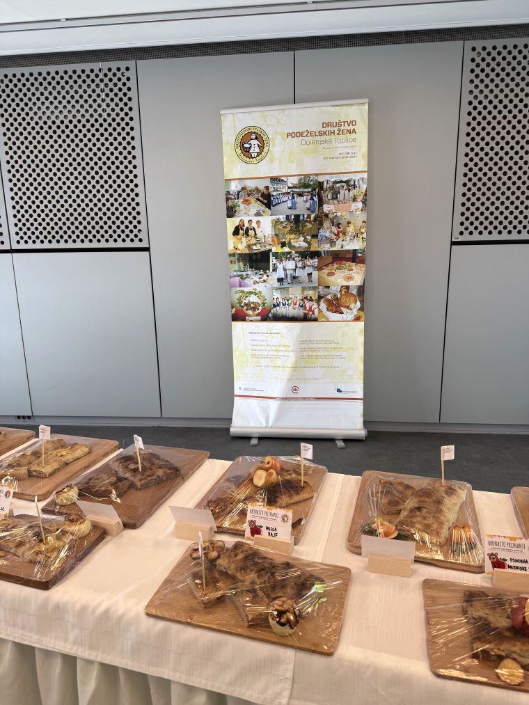 24-praznik-topliskega-jabolka