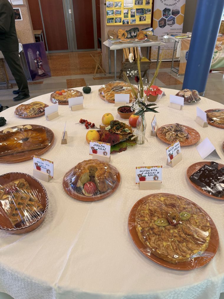 24-praznik-topliskega-jabolka