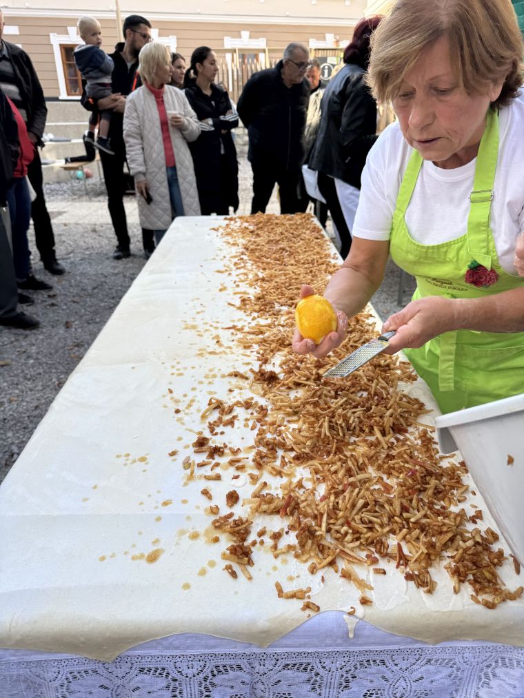 24-praznik-topliskega-jabolka