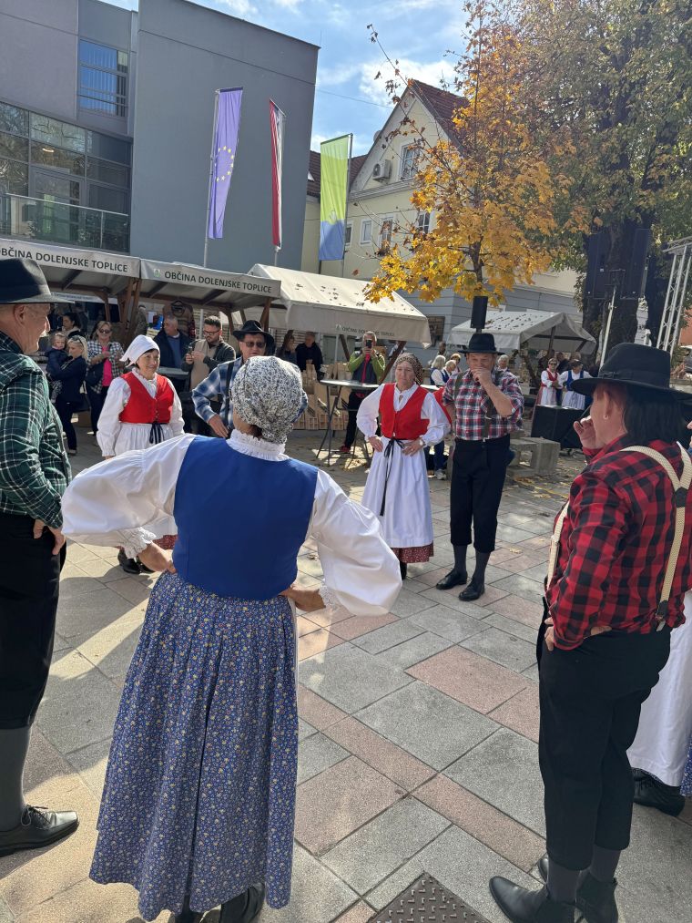 24-praznik-topliskega-jabolka