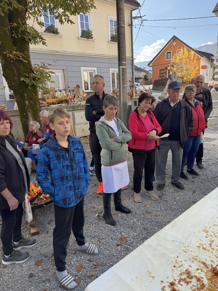 24-praznik-topliskega-jabolka