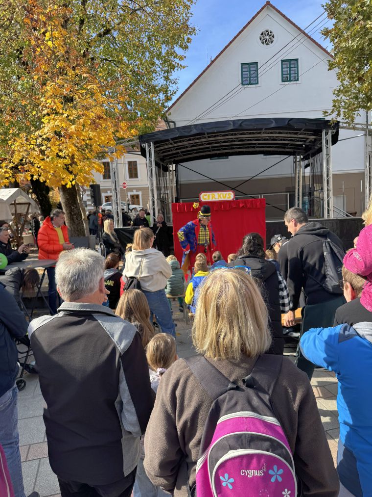 24-praznik-topliskega-jabolka