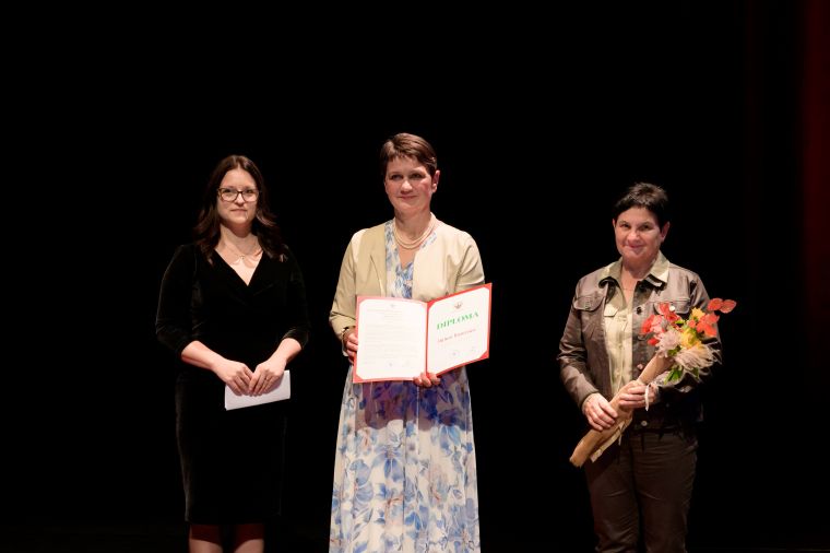 4 Helena Banovec, prejemnica diplome