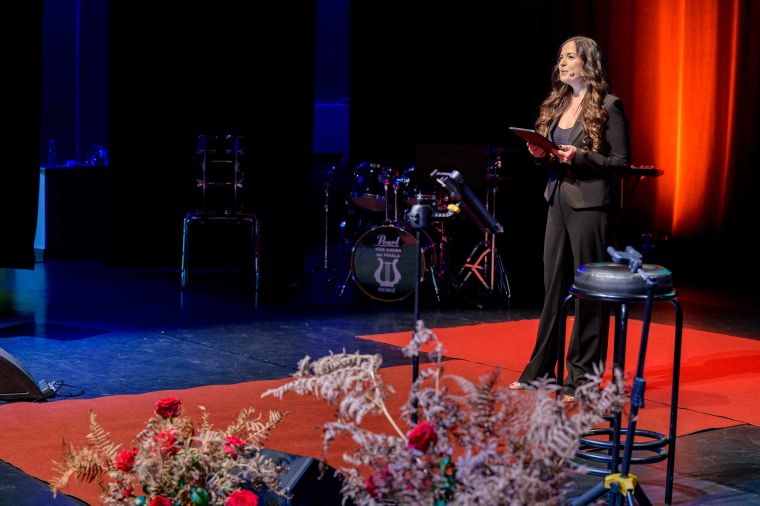 14 Povezovalka Petra Majdič