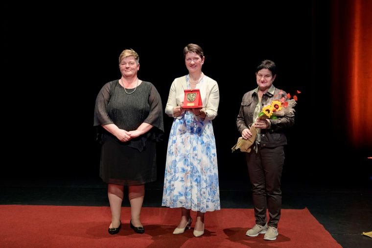 6 Branka Štukelj, prejemnica občinske plakete