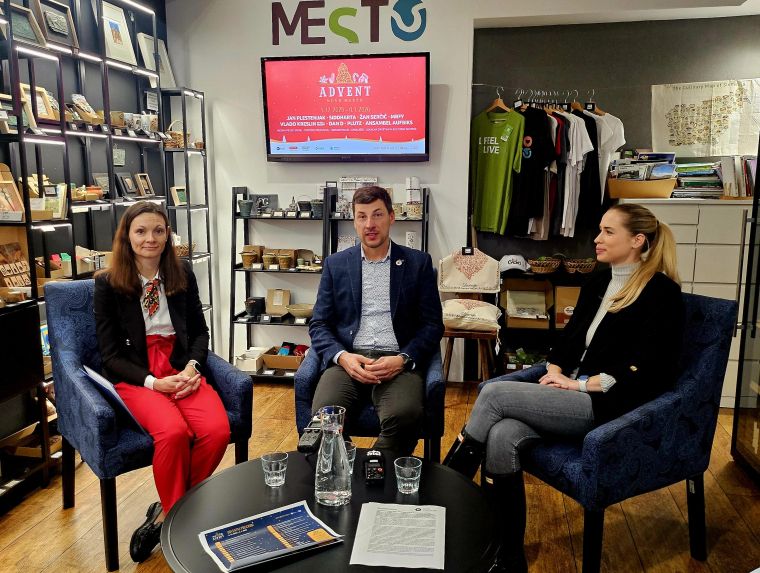 Novinarska konferenca - Advent NM - foto Zavod NM